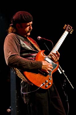 Bryan Bassett foghat guitarist live in 2009