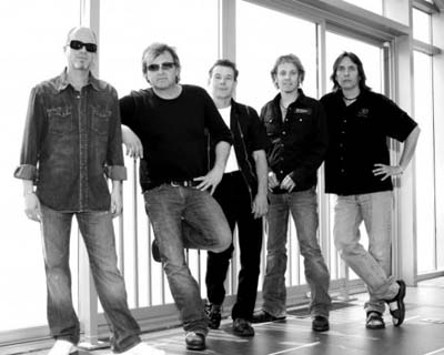 Honeymoon Suite band