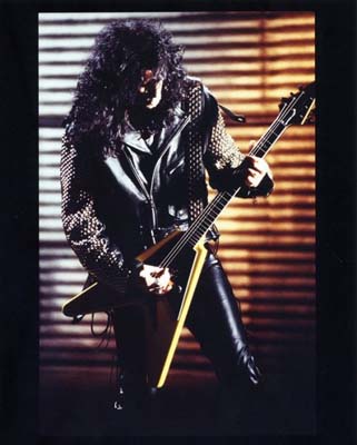 Bruce Kulick flying v guitar