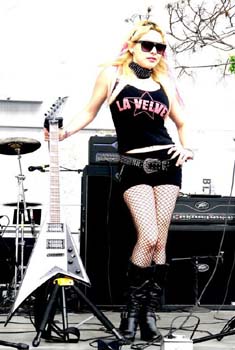 Laura V Bustillos white flying v