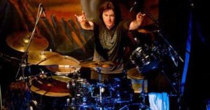 Simon Wright drummer