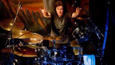 Simon Wright drummer