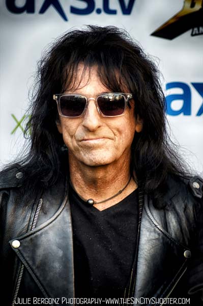 golden gods awards black carpet