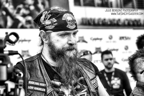 golden gods awards black carpet