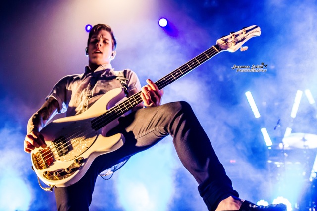 Sleeping With Sirens live