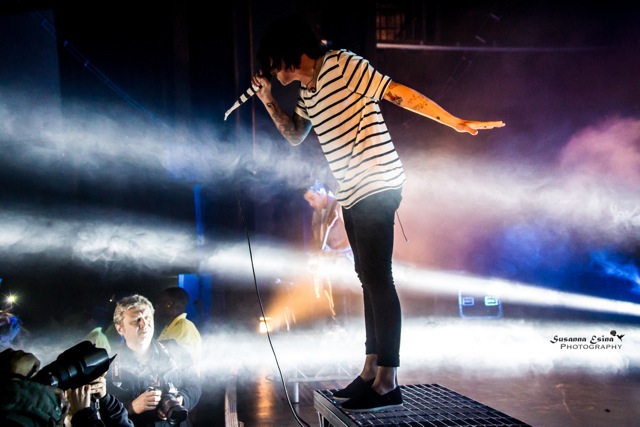 Sleeping With Sirens live