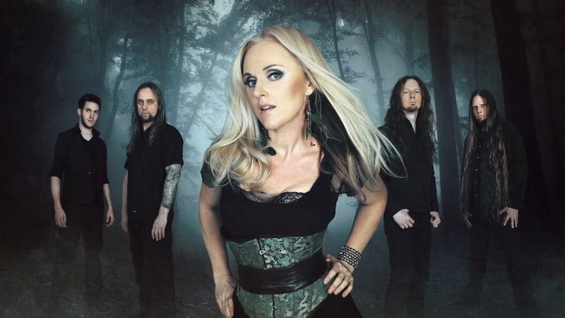 liv kristine leaves eyes