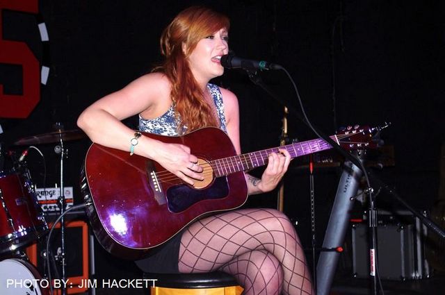 Kiley Evans singing live