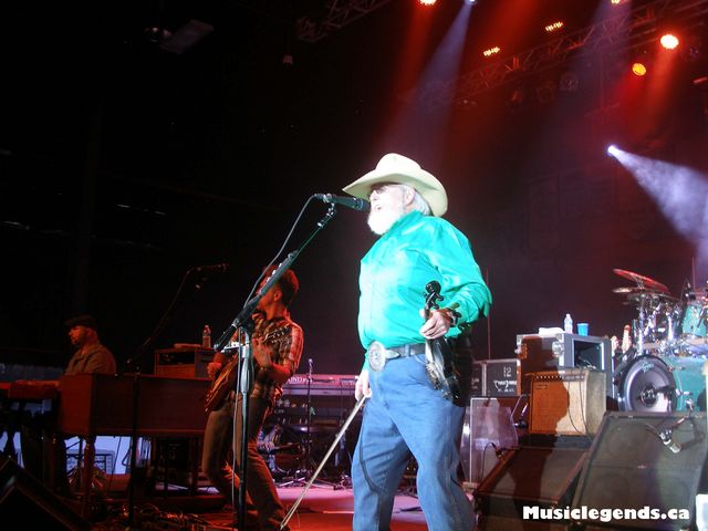 charlie daniels band halifax forum fiddle and bow