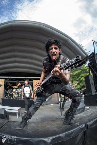 Escape the Fate guitarist live Uproar Festival