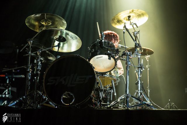 Skillet Uproar Festival drummer Jen Ledger