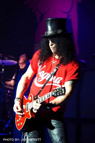 Slash Live Mashantucket drummer in background