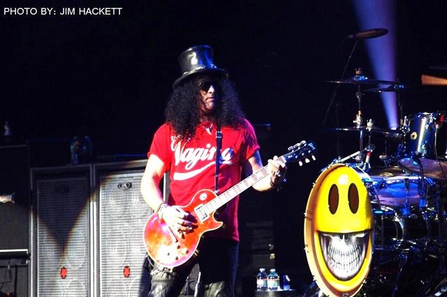 Slash Live Mashantucket happy face on bass drum