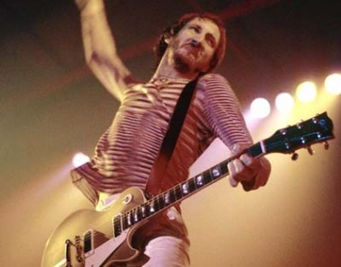 Pete Townshend swinging on gibson guitar