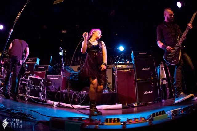 Stars in Stereo Bec Hollcraft in fishnet stockings