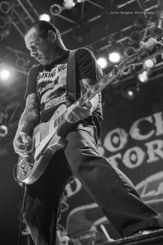 mike ness social distortion