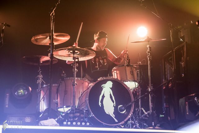 pierce the veil drummer