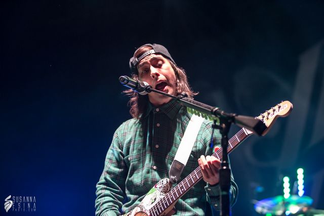 Pierce the Veil guitarist singer
