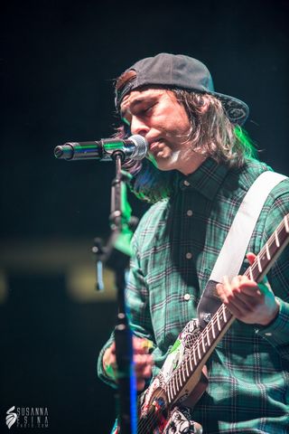 Pierce the Veil singer live