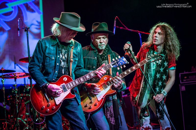 Derek St Holmes, Brad Whitford