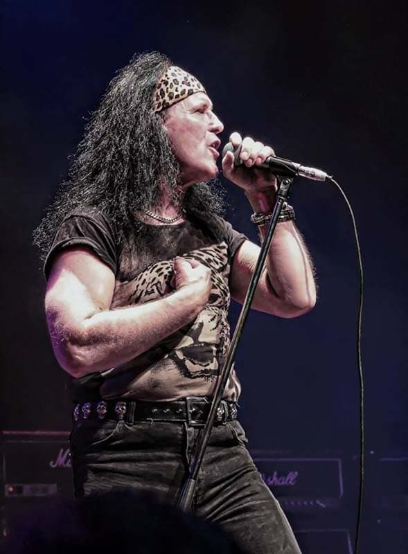 dave evans live on stage