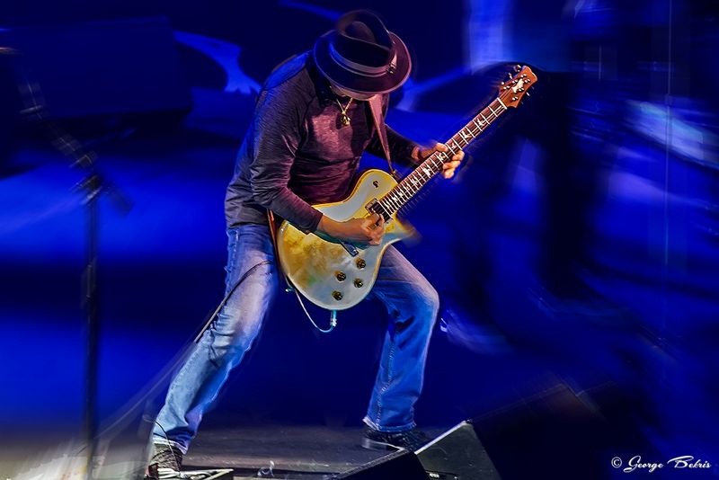Santana Mohegan Sun